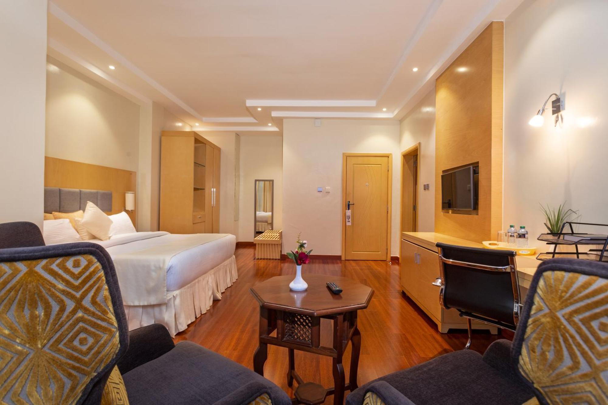 מארו Three Steers Hotel מראה חיצוני תמונה
